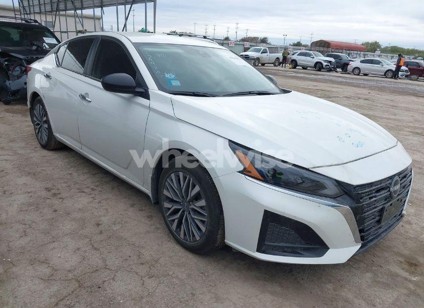 2024 Nissan Altima SV FWD (VIN 1N4BL4DV4RN368572) main photo