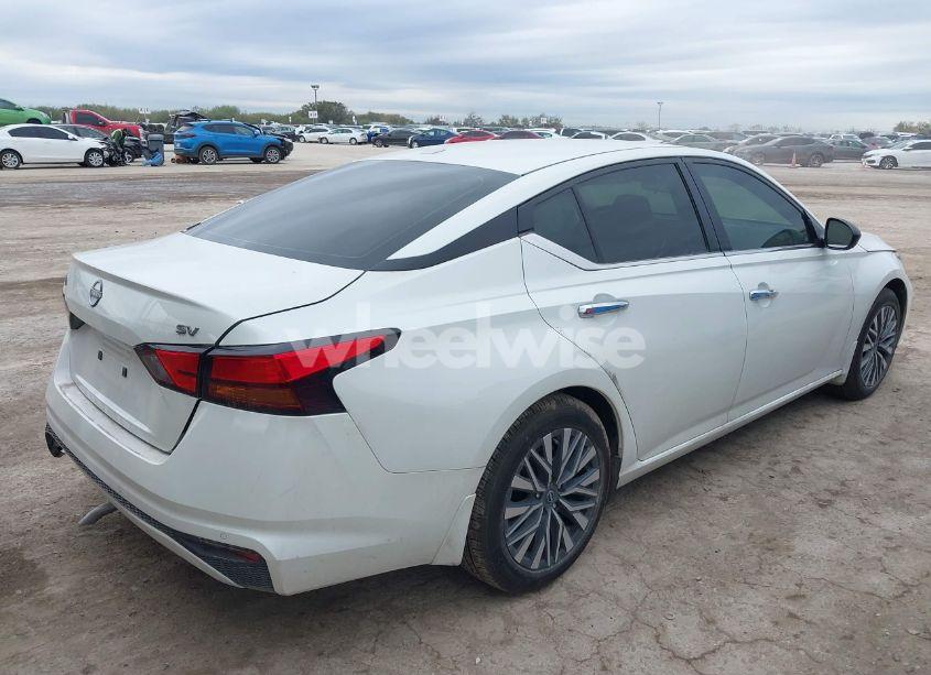 Photo 4 of 2024 Nissan Altima SV FWD (VIN 1N4BL4DV4RN368572)