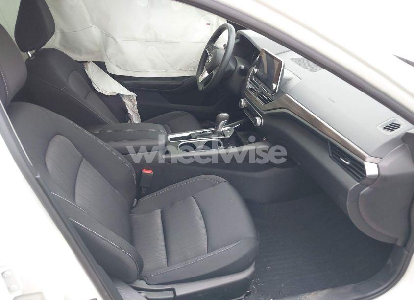 Photo 5 of 2024 Nissan Altima SV FWD (VIN 1N4BL4DV4RN368572)