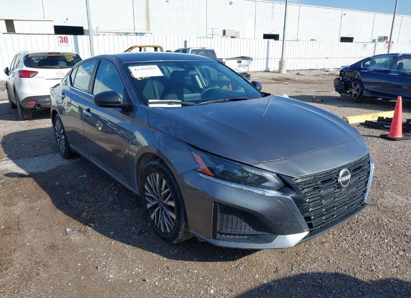 2024 Nissan Altima SV FWD (VIN 1N4BL4DV4RN373299) main photo