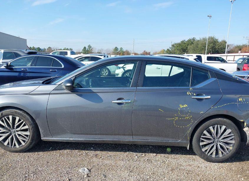 Photo 14 of 2024 Nissan Altima SV FWD (VIN 1N4BL4DV4RN373299)