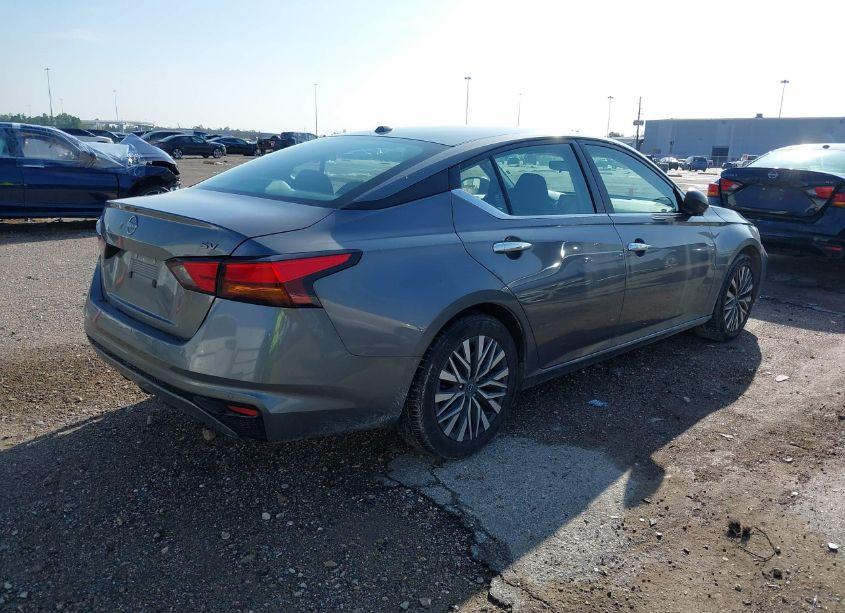 Photo 4 of 2024 Nissan Altima SV FWD (VIN 1N4BL4DV4RN373299)