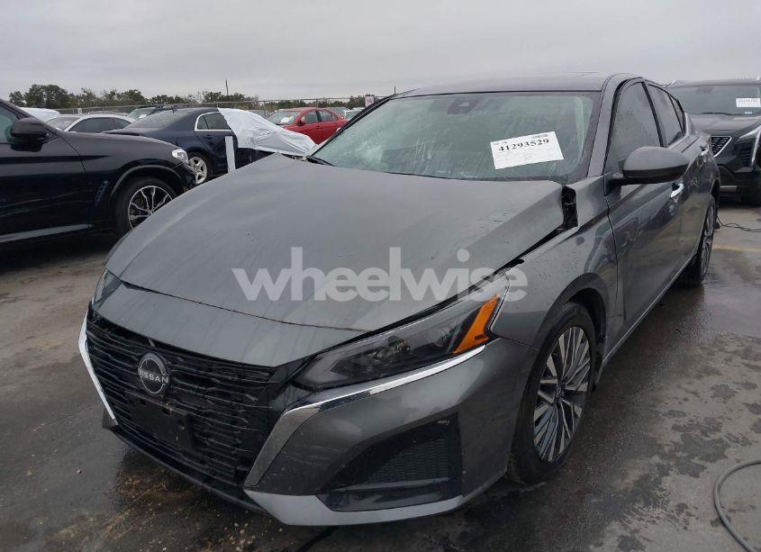 Photo 2 of 2024 Nissan Altima SV FWD (VIN 1N4BL4DV4RN376672)