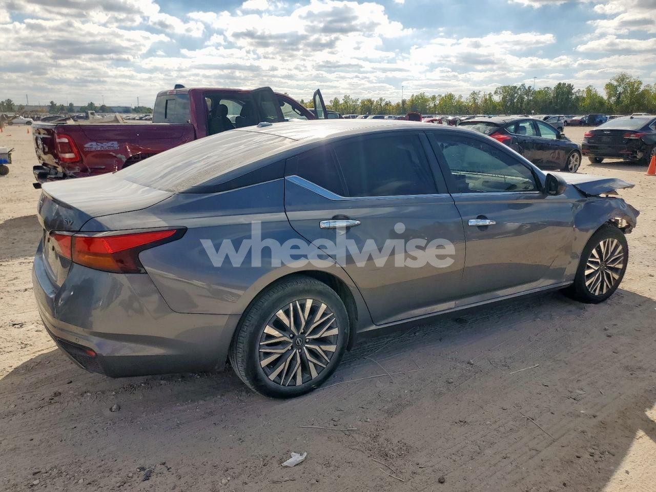 Photo 3 of 2024 NISSAN ALTIMA SV (VIN 1N4BL4DV4RN380608)