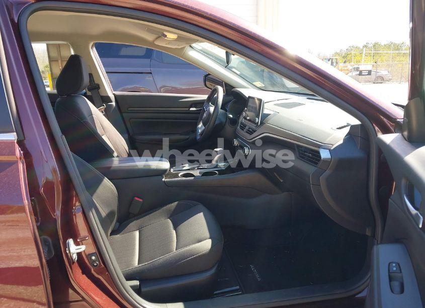 Photo 5 of 2024 Nissan Altima SV FWD (VIN 1N4BL4DV4RN383539)