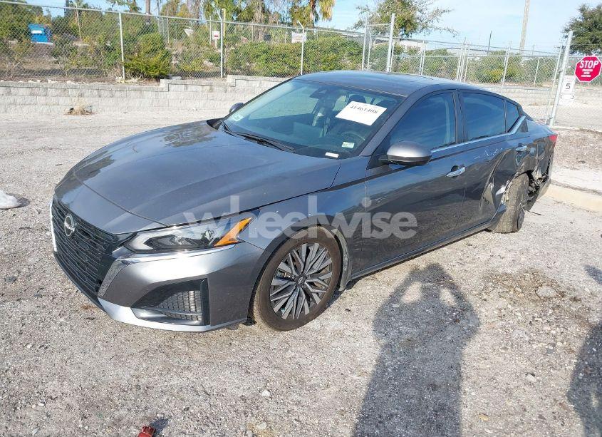 Photo 2 of 2024 Nissan Altima SV FWD (VIN 1N4BL4DV4RN405569)