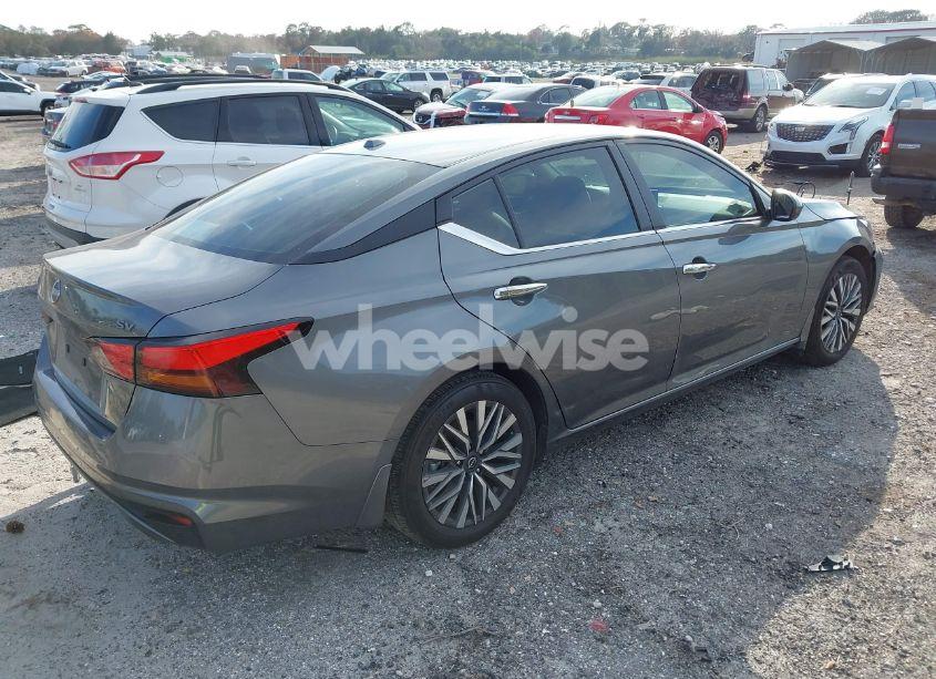 Photo 4 of 2024 Nissan Altima SV FWD (VIN 1N4BL4DV4RN405569)