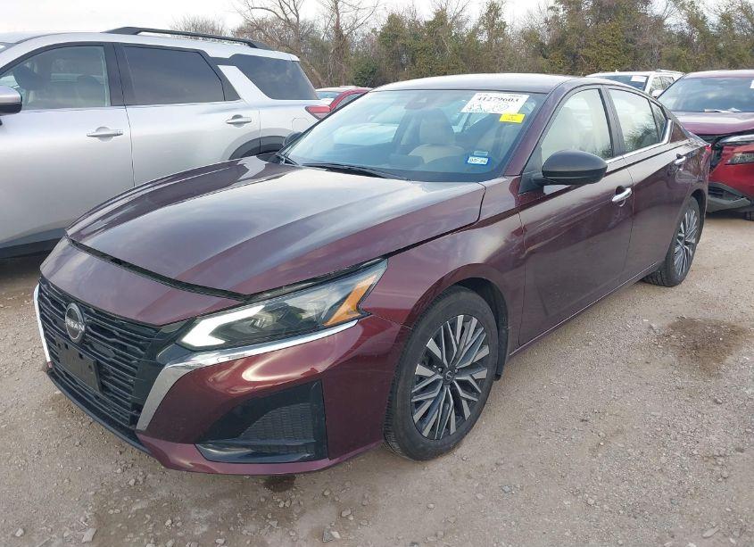 Photo 2 of 2024 Nissan Altima SV FWD (VIN 1N4BL4DV4RN417270)