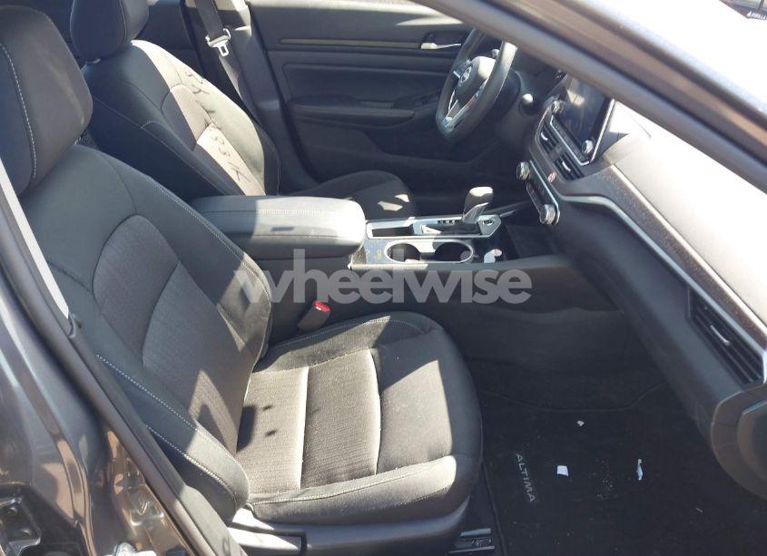 Photo 5 of 2024 Nissan Altima SV FWD (VIN 1N4BL4DV4RN423635)