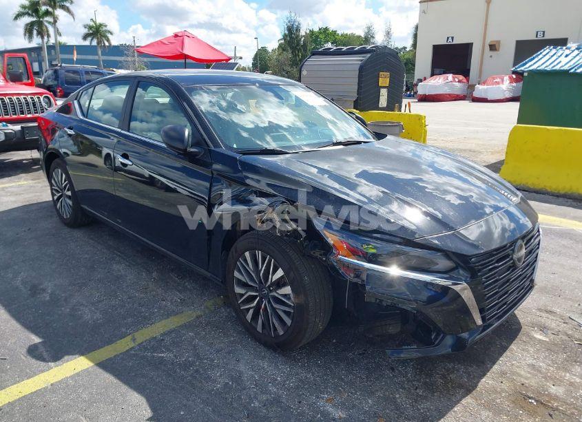 2025 Nissan Altima SV FWD (VIN 1N4BL4DV4SN305686) main photo