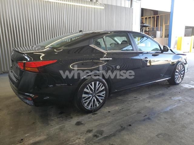 Photo 2 of 2025 NISSAN ALTIMA SV (VIN 1N4BL4DV4SN323492)