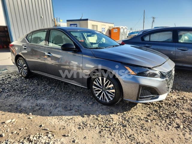 Photo 2 of 2025 NISSAN ALTIMA SV (VIN 1N4BL4DV4SN380405)