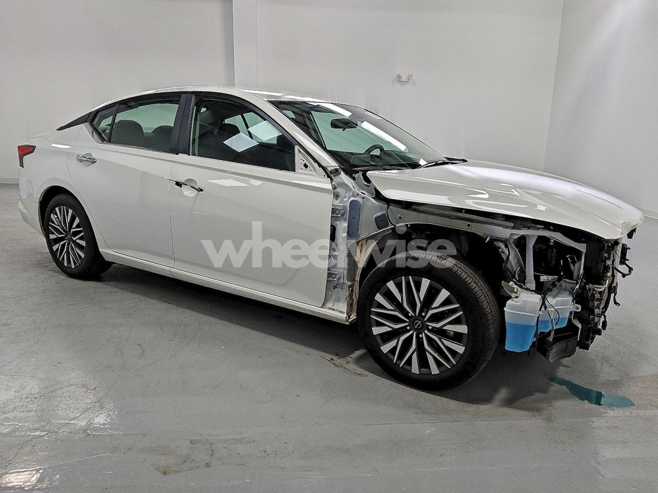 Photo 4 of 2025 NISSAN ALTIMA SV (VIN 1N4BL4DV4SN393963)