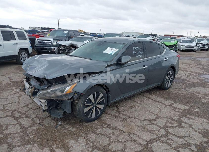 Photo 2 of 2019 Nissan Altima 2.5 SV (VIN 1N4BL4DV5KC134538)