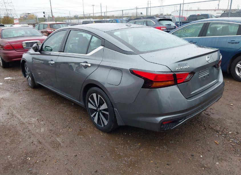 Photo 2 of 2019 Nissan Altima 2.5 SV (VIN 1N4BL4DV5KC143871)