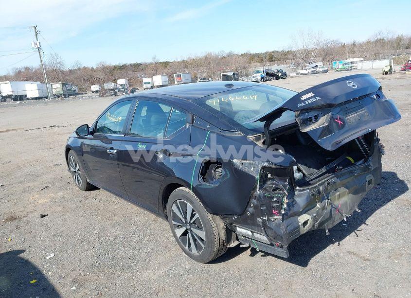 Photo 3 of 2021 Nissan Altima SV FWD (VIN 1N4BL4DV5MN331863)