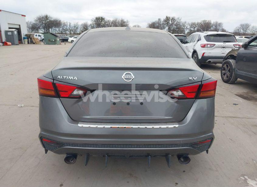 Photo 16 of 2021 Nissan Altima SV FWD (VIN 1N4BL4DV5MN353006)