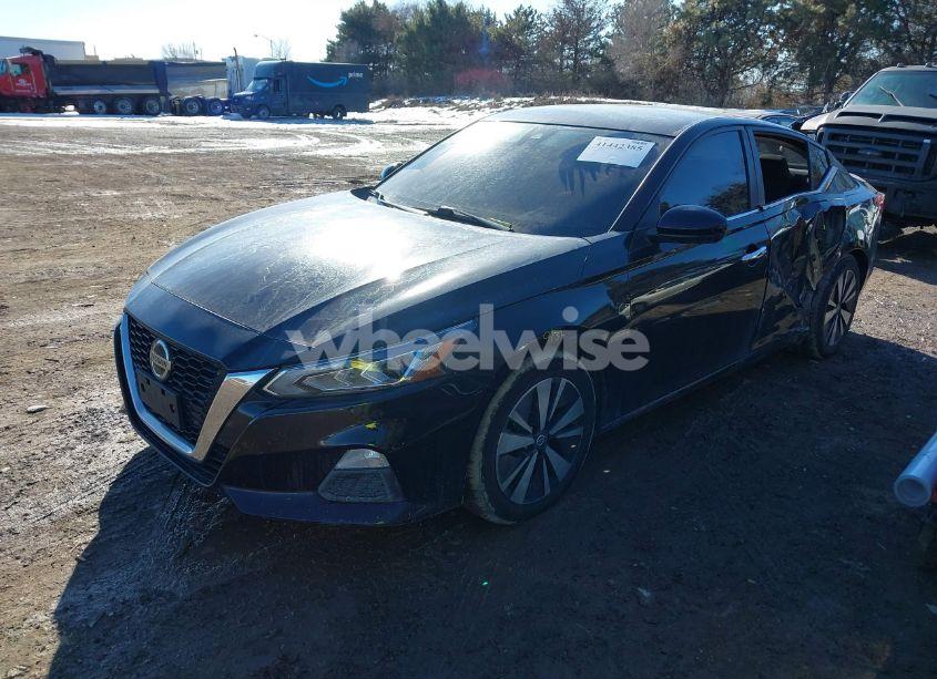 Photo 2 of 2021 Nissan Altima SV FWD (VIN 1N4BL4DV5MN371005)