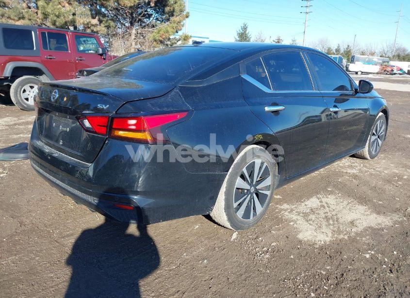 Photo 4 of 2021 Nissan Altima SV FWD (VIN 1N4BL4DV5MN371005)