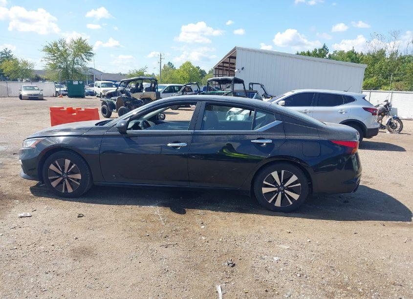 Photo 13 of 2021 Nissan Altima SV FWD (VIN 1N4BL4DV5MN386958)