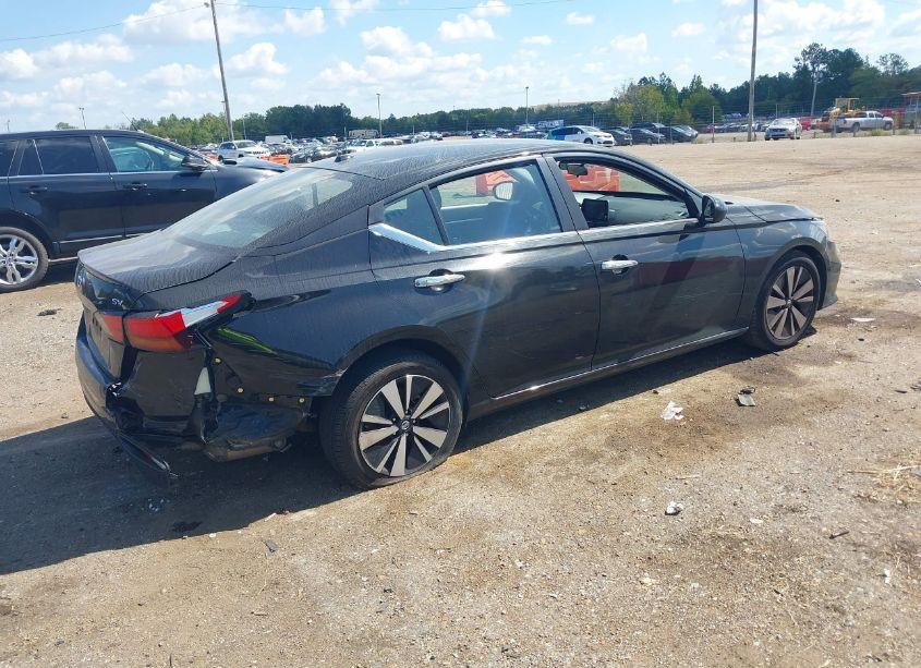 Photo 4 of 2021 Nissan Altima SV FWD (VIN 1N4BL4DV5MN386958)