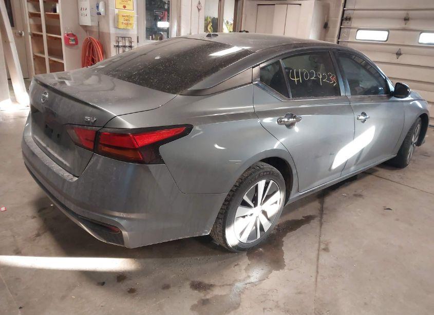 Photo 4 of 2021 Nissan Altima SV FWD (VIN 1N4BL4DV5MN404343)