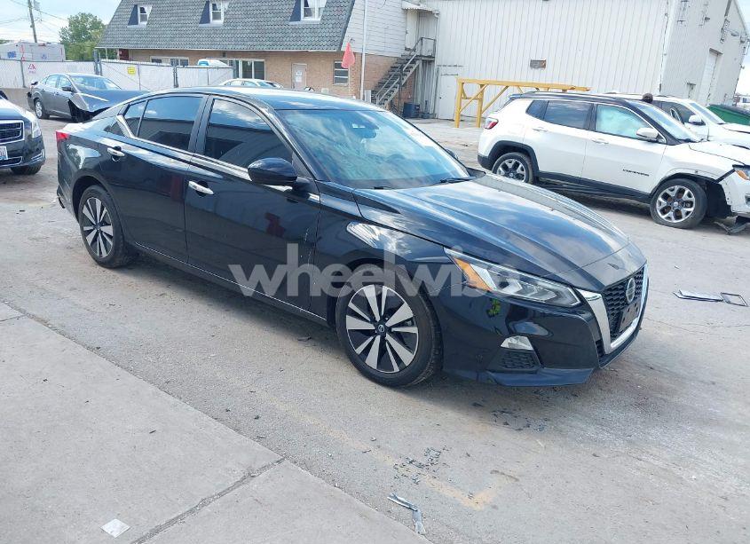 2022 Nissan Altima SV FWD (VIN 1N4BL4DV5NN326437) main photo