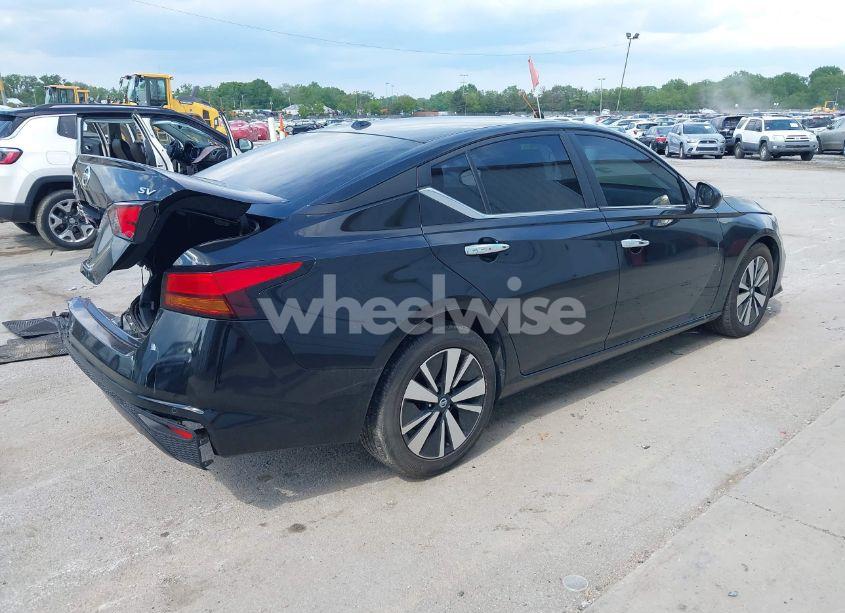 Photo 4 of 2022 Nissan Altima SV FWD (VIN 1N4BL4DV5NN326437)