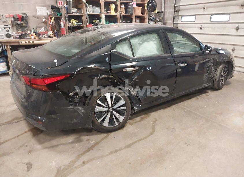 Photo 4 of 2022 Nissan Altima SV FWD (VIN 1N4BL4DV5NN357932)