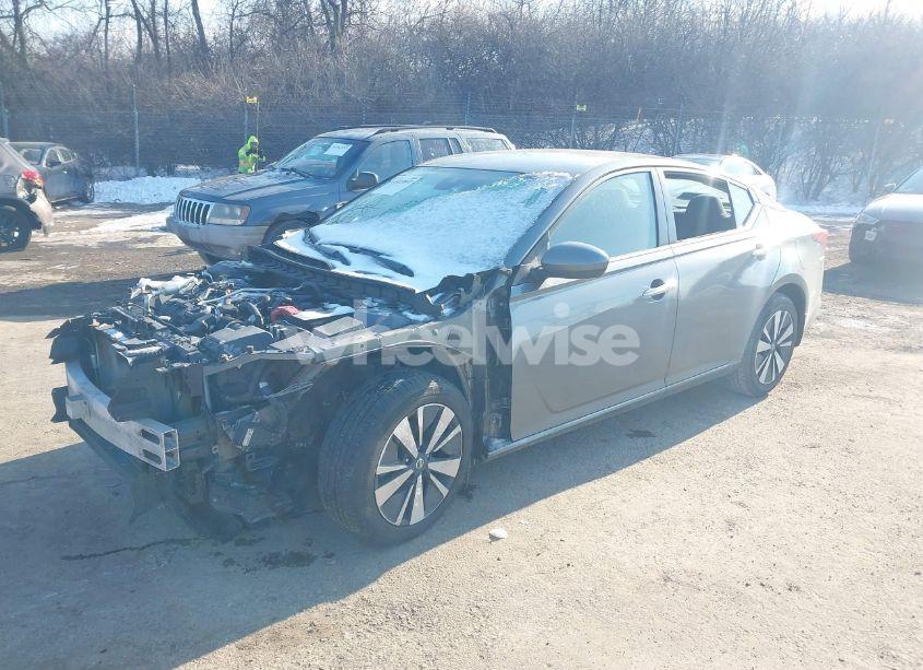 Photo 2 of 2022 Nissan Altima SV FWD (VIN 1N4BL4DV5NN373032)