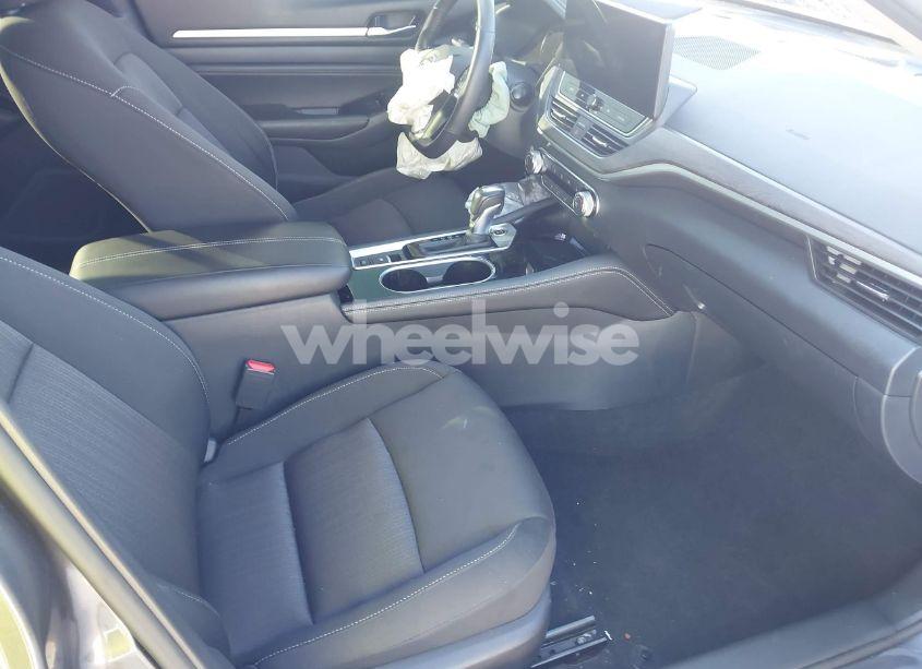 Photo 5 of 2023 Nissan Altima SV FWD (VIN 1N4BL4DV5PN310998)