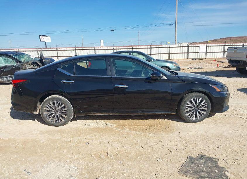Photo 13 of 2023 Nissan Altima SV FWD (VIN 1N4BL4DV5PN356041)