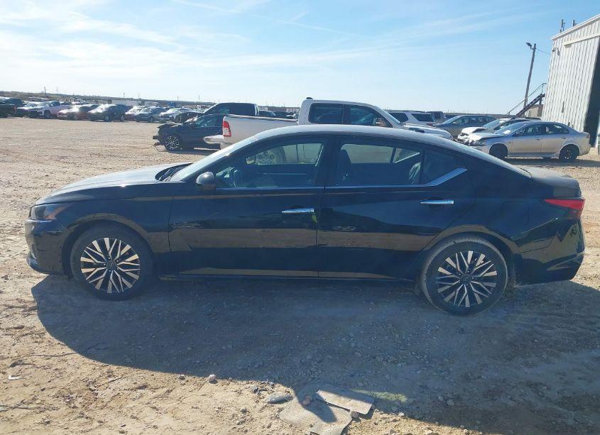 Photo 14 of 2023 Nissan Altima SV FWD (VIN 1N4BL4DV5PN356041)