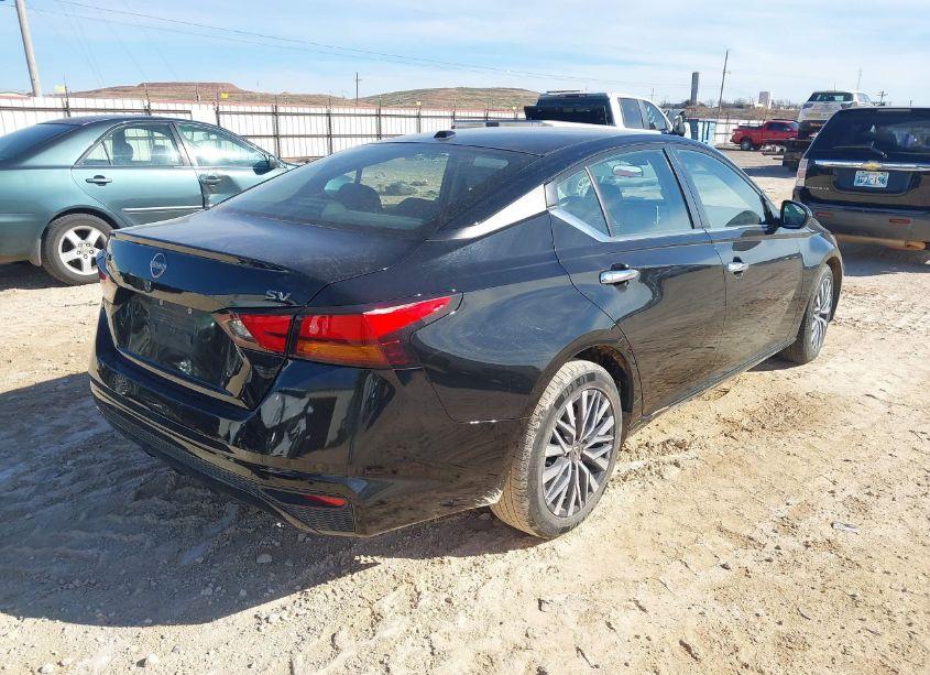 Photo 4 of 2023 Nissan Altima SV FWD (VIN 1N4BL4DV5PN356041)