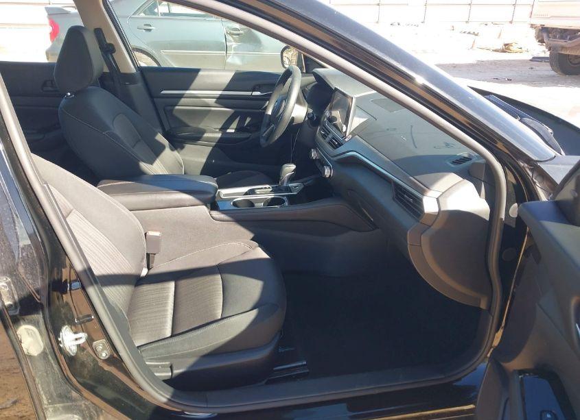 Photo 5 of 2023 Nissan Altima SV FWD (VIN 1N4BL4DV5PN356041)