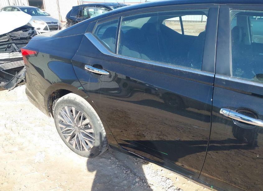 Photo 6 of 2023 Nissan Altima SV FWD (VIN 1N4BL4DV5PN356041)