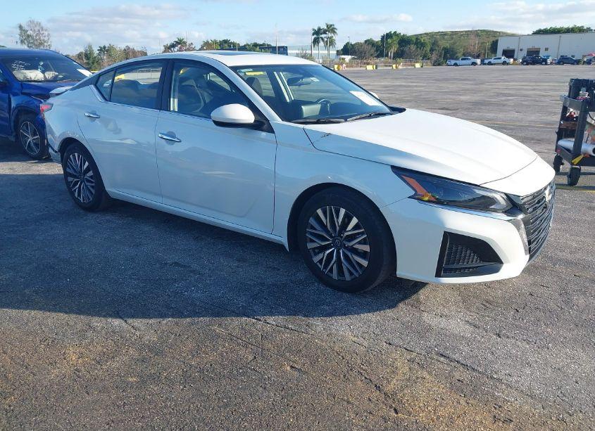 2023 Nissan Altima SV FWD (VIN 1N4BL4DV5PN360333) main photo