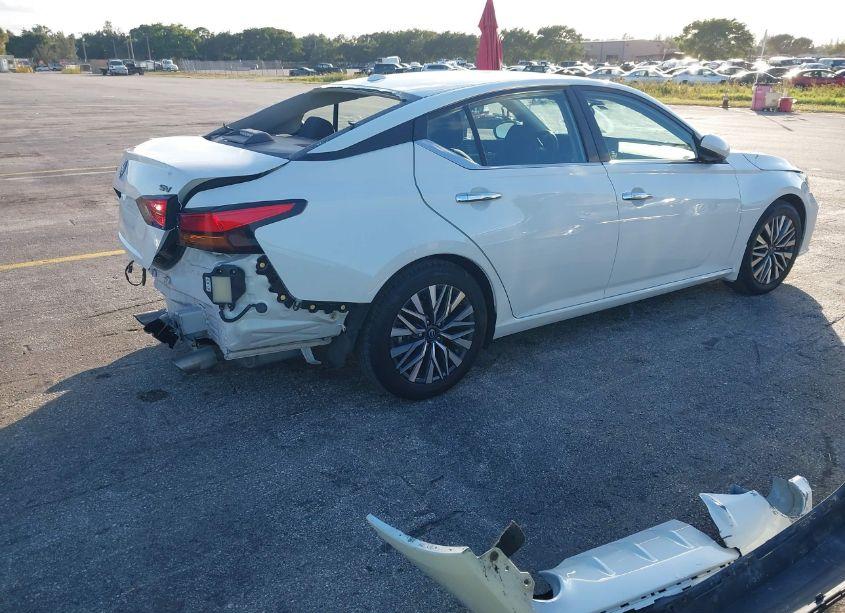 Photo 4 of 2023 Nissan Altima SV FWD (VIN 1N4BL4DV5PN360333)