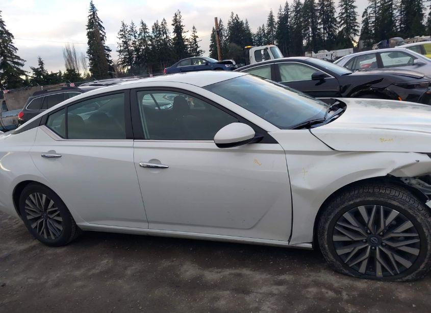 Photo 14 of 2023 Nissan Altima SV FWD (VIN 1N4BL4DV5PN367668)