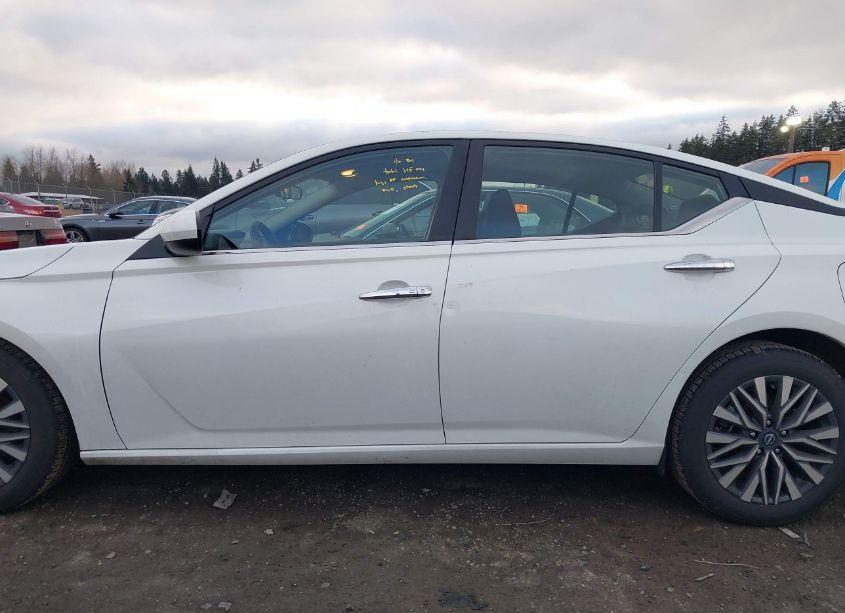 Photo 15 of 2023 Nissan Altima SV FWD (VIN 1N4BL4DV5PN367668)