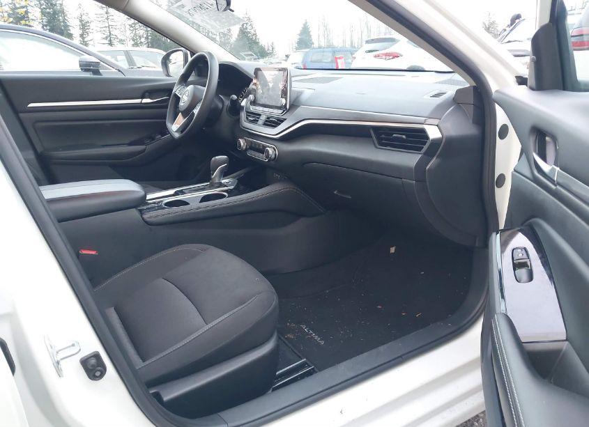 Photo 5 of 2023 Nissan Altima SV FWD (VIN 1N4BL4DV5PN367668)