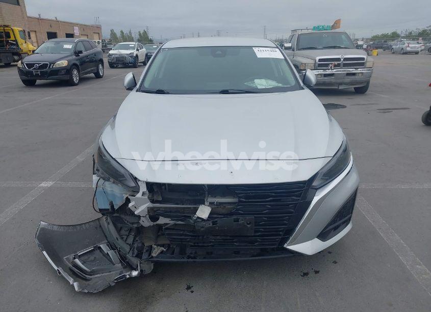 Photo 12 of 2023 Nissan Altima SV FWD (VIN 1N4BL4DV5PN372417)