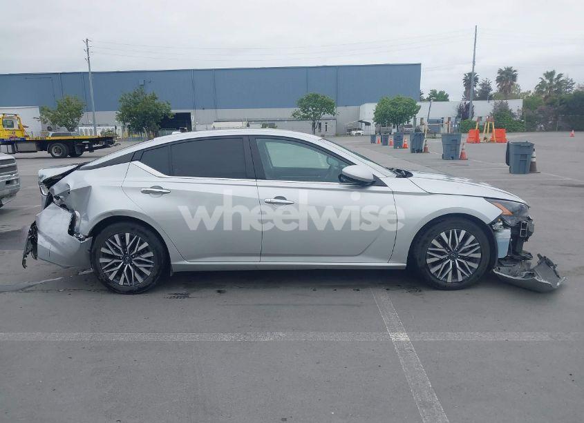 Photo 13 of 2023 Nissan Altima SV FWD (VIN 1N4BL4DV5PN372417)