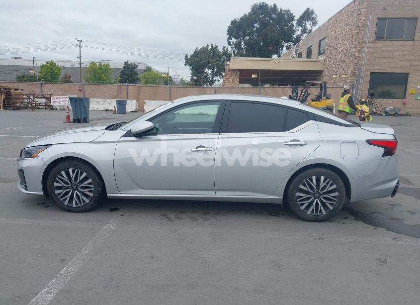 Photo 14 of 2023 Nissan Altima SV FWD (VIN 1N4BL4DV5PN372417)