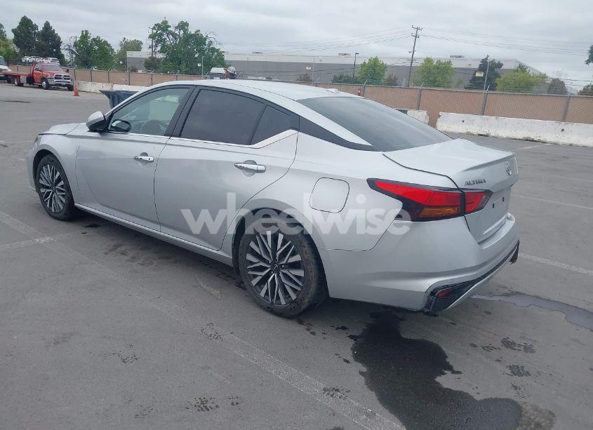 Photo 3 of 2023 Nissan Altima SV FWD (VIN 1N4BL4DV5PN372417)