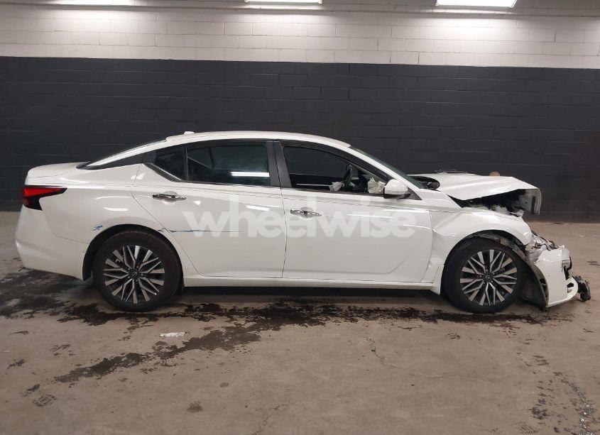 Photo 12 of 2023 Nissan Altima SV FWD (VIN 1N4BL4DV5PN426380)