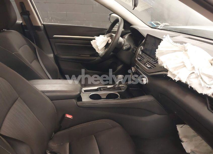 Photo 5 of 2023 Nissan Altima SV FWD (VIN 1N4BL4DV5PN426380)