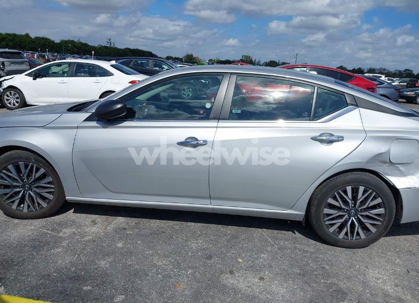 Photo 14 of 2024 Nissan Altima SV FWD (VIN 1N4BL4DV5RN303875)