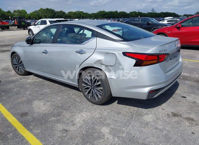 Photo 3 of 2024 Nissan Altima SV FWD (VIN 1N4BL4DV5RN303875)