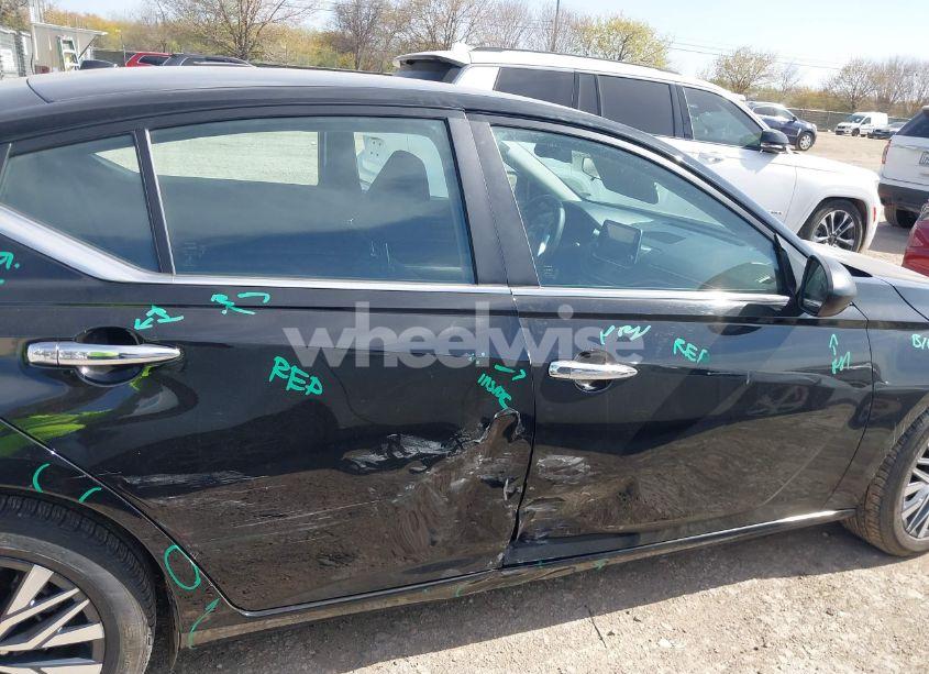 Photo 13 of 2024 Nissan Altima SV FWD (VIN 1N4BL4DV5RN307960)